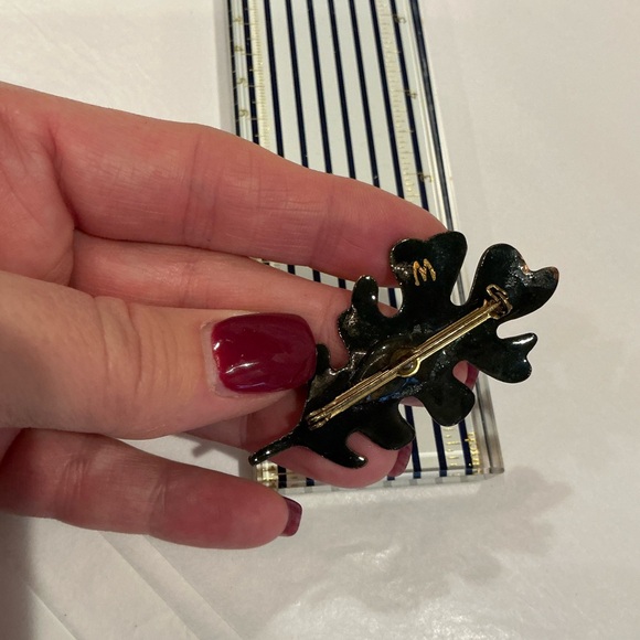 Elegant Oak Leaf Brooch - Gold and Brown - Picture 2 of 3